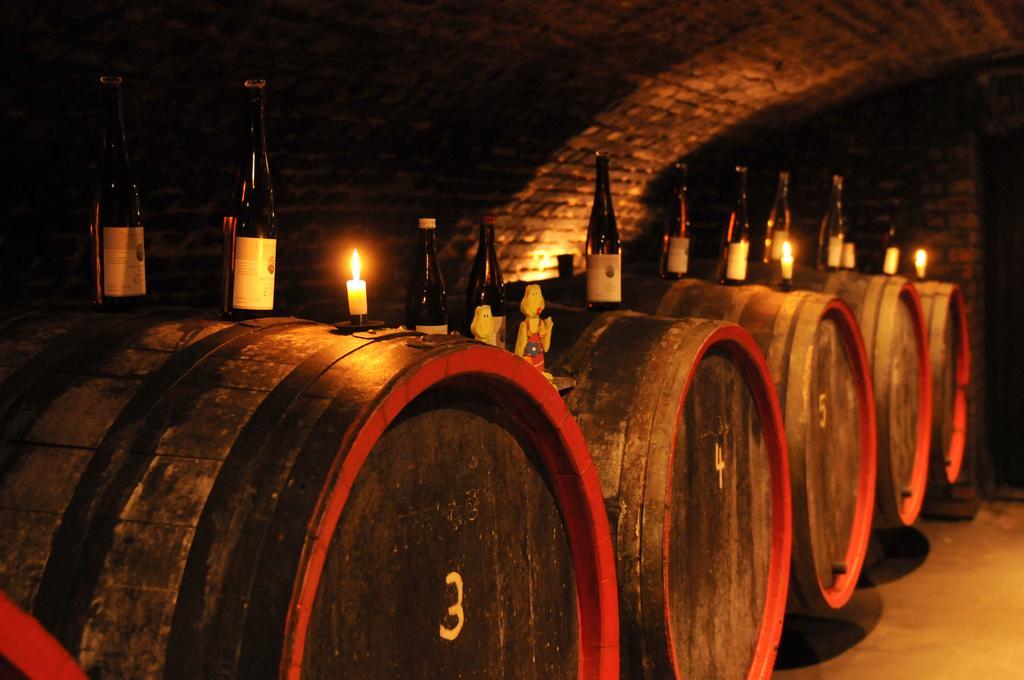 Gasthaus Weingut Stahl Обервезель Экстерьер фото